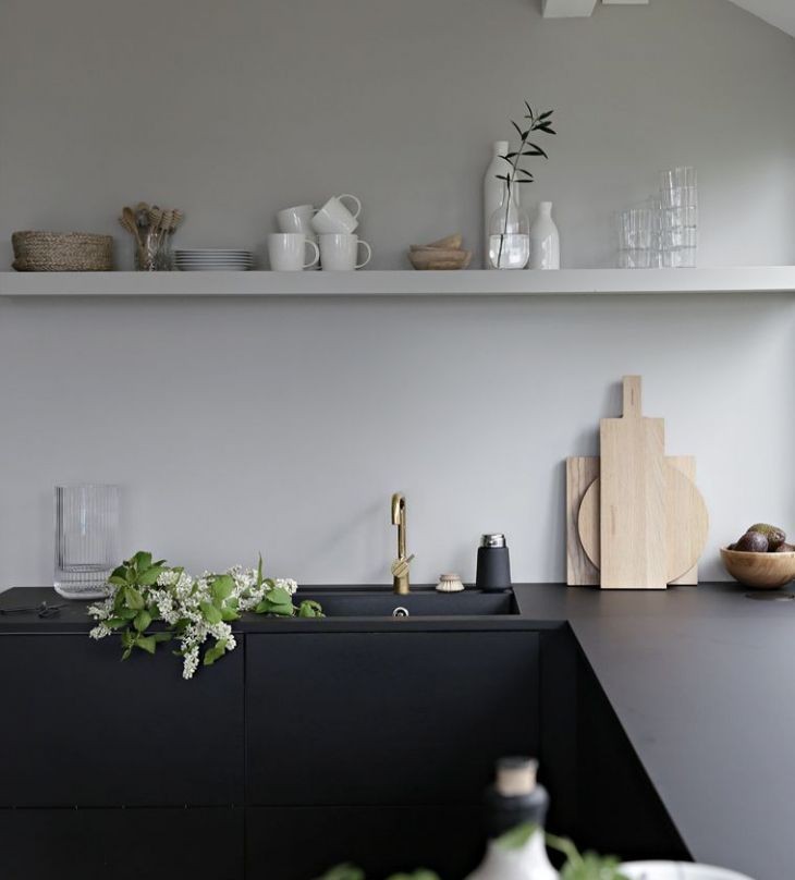 Bucatarie din beton in negru