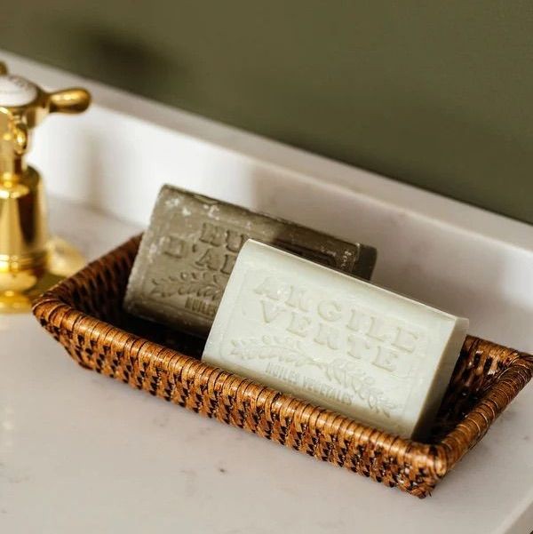 Tava de birou din ratan Rebecca Udall